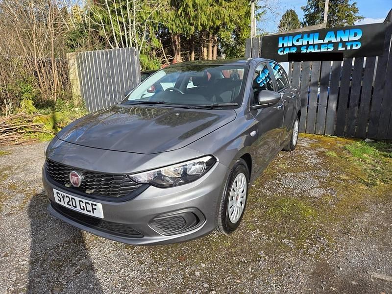 Begagnad Fiat Tipo Easy 2020 Grå Sedan