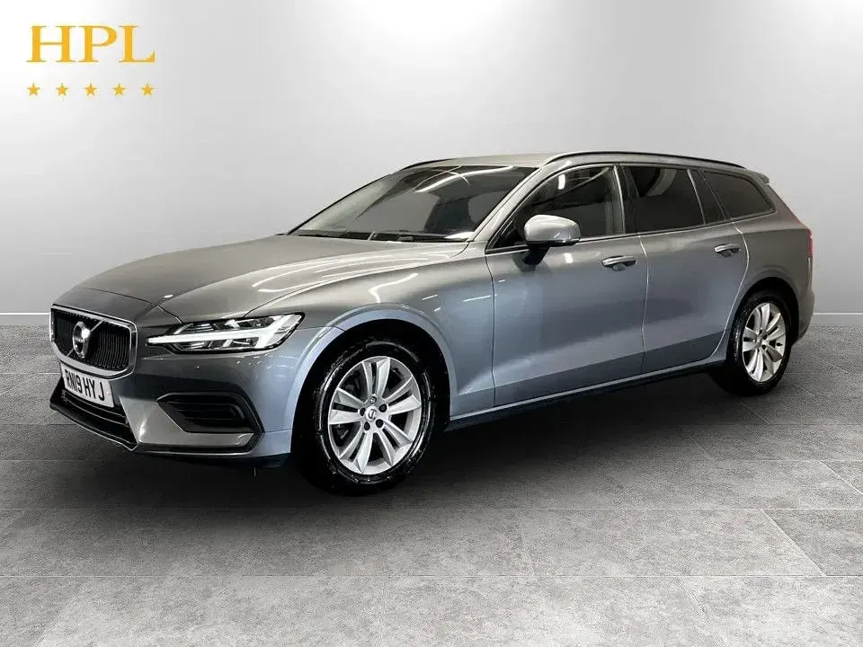 Usado Volvo V60 Momentum 150 HP (110 kW) 2019 Cinzento Carrinha