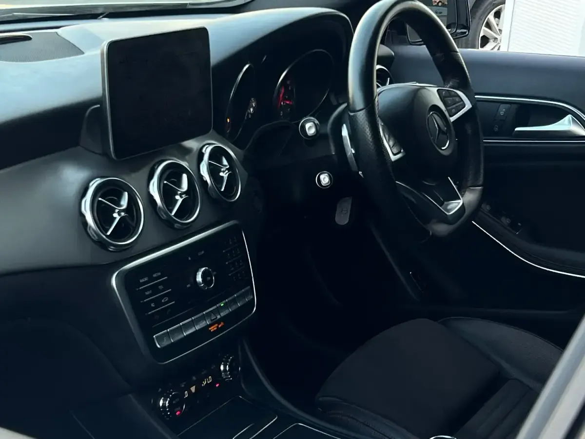 Used Mercedes GLA200 AMG Line Premium 2017 Silver SUV