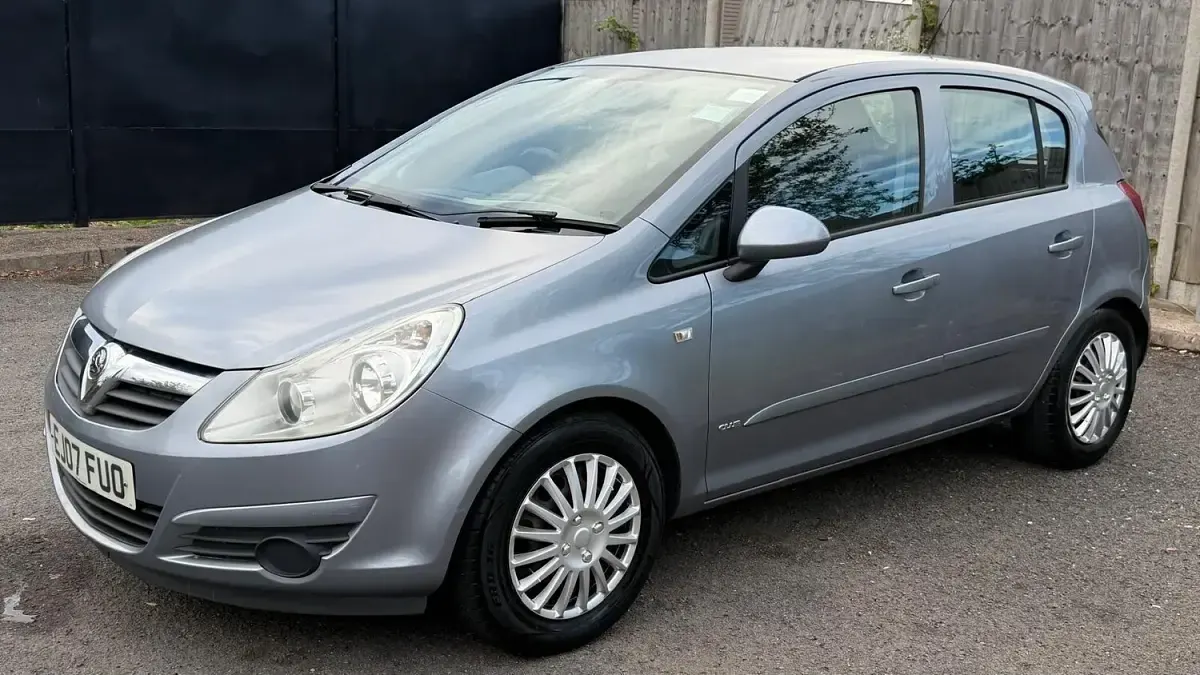 Used Vauxhall Corsa Club 90 HP (66 kW) 2007 Silver Hatchback