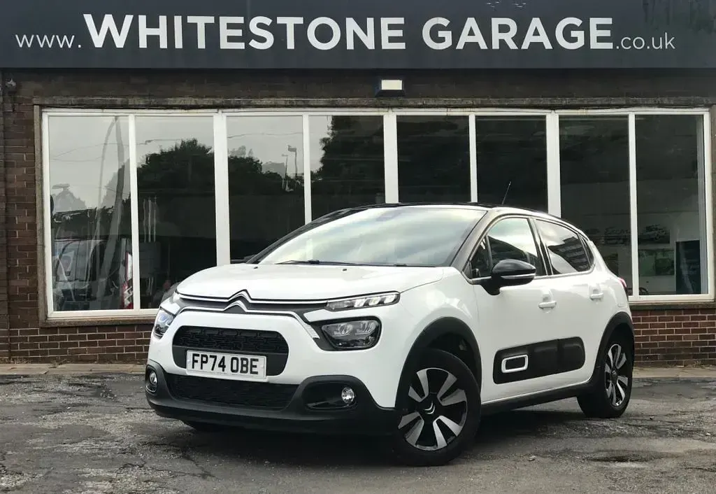 Used Citroën C3 PureTech 83 HP (61 kW) 2024 White Hatchback