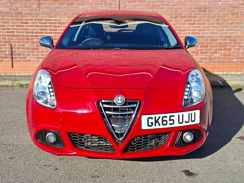 Used Alfa Romeo Giulietta Business 120 HP (88 kW) 2015 Red Hatchback