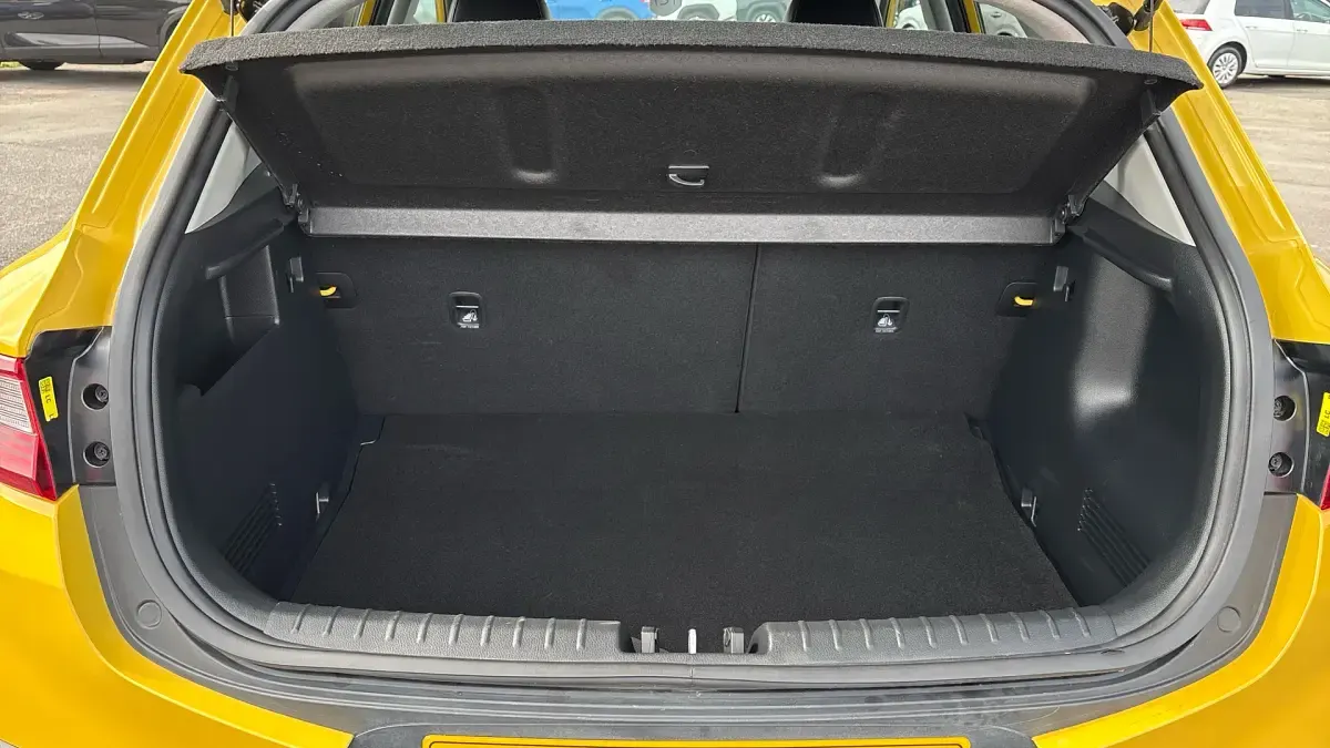 Used Kia Stonic GT-Line S 120 HP (88 kW) 2023 Yellow SUV