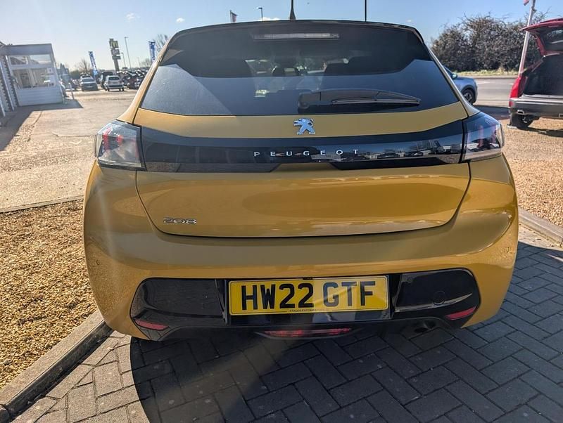 Used Peugeot 208 Allure Premium 99 HP (72 kW) 2022 Yellow Hatchback