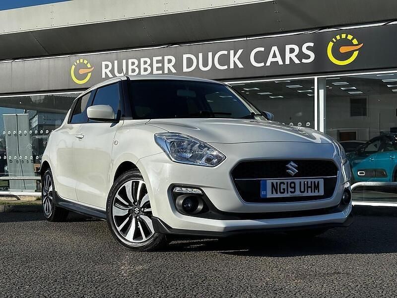 Used Suzuki Swift 90 HP (66 kW) 2019 White Hatchback