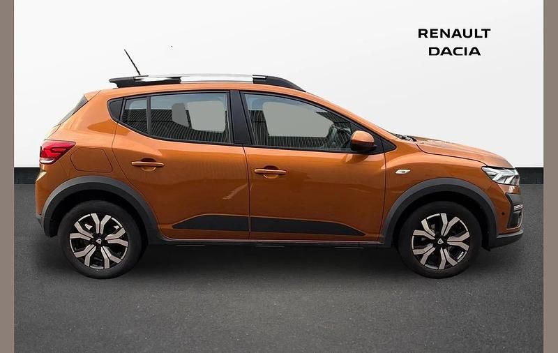 Used Dacia Sandero Prestige 90 HP (66 kW) 2022 Orange SUV