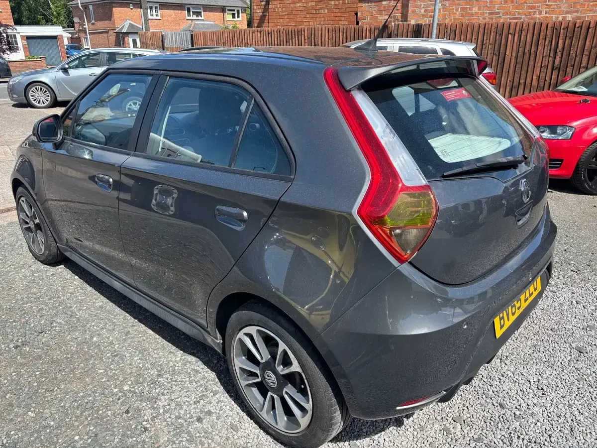 Used MG MG3 106 HP (77 kW) 2015 Grey Hatchback