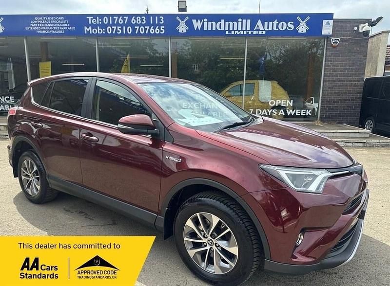 Red Used 2017 Toyota RAV4 Hybrid Business Edition SUV | £13,450 (Good price) - Image 1/4