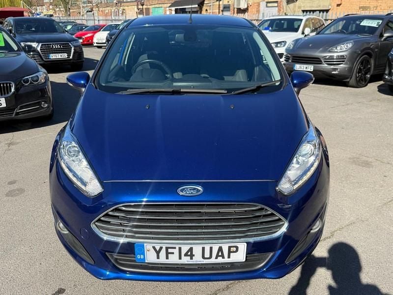 Used Ford Fiesta Titanium 105 HP (77 kW) 2014 Blue Hatchback