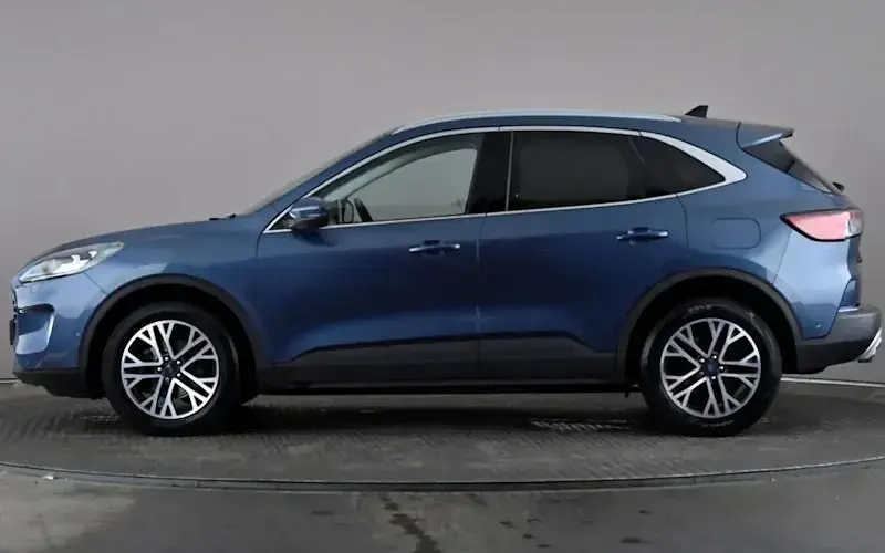 Used Ford Kuga Titanium 150 HP (110 kW) 2020 Blue SUV