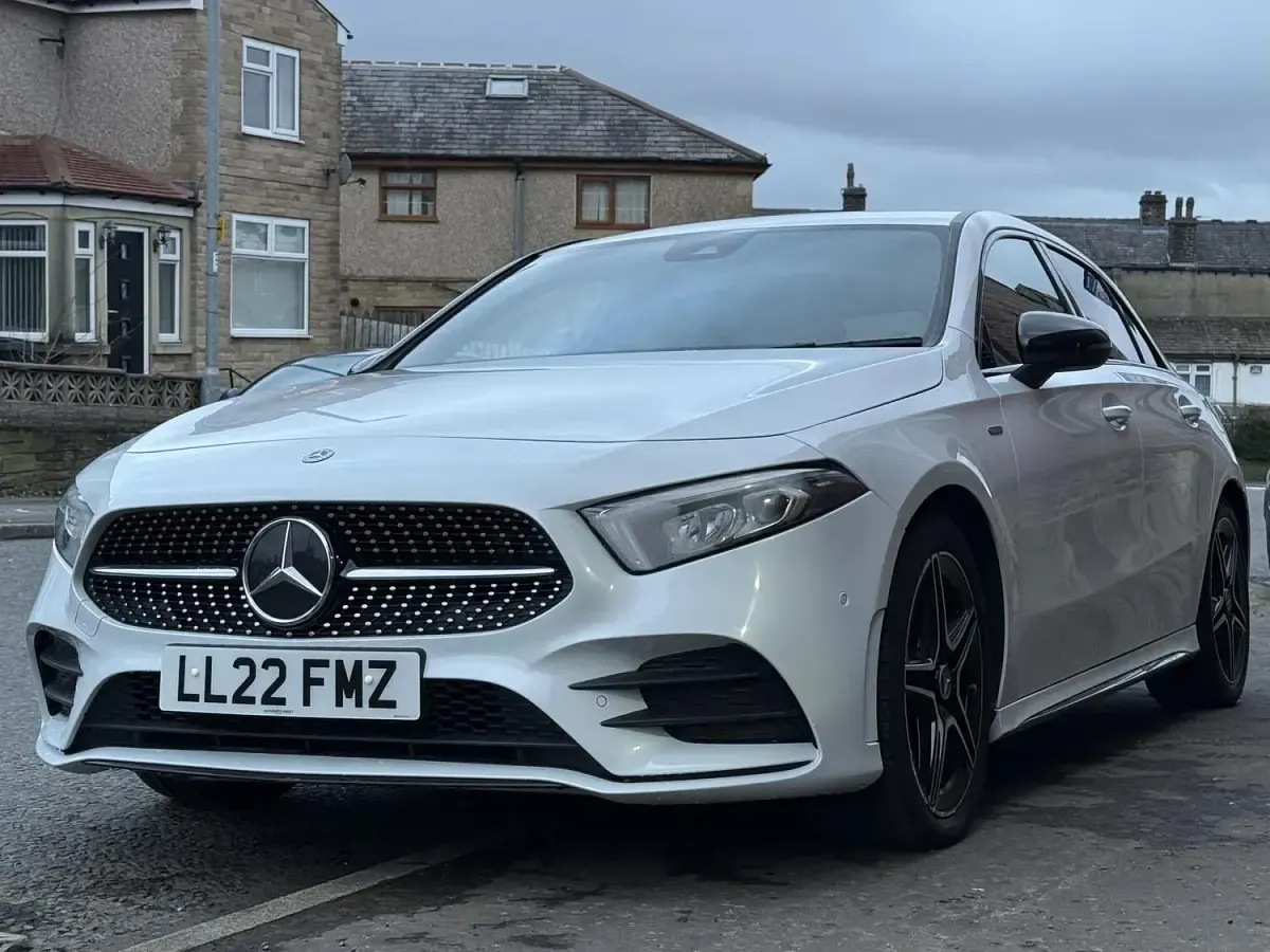 Used Mercedes A200 Executive 163 HP (119 kW) 2022 White Hatchback