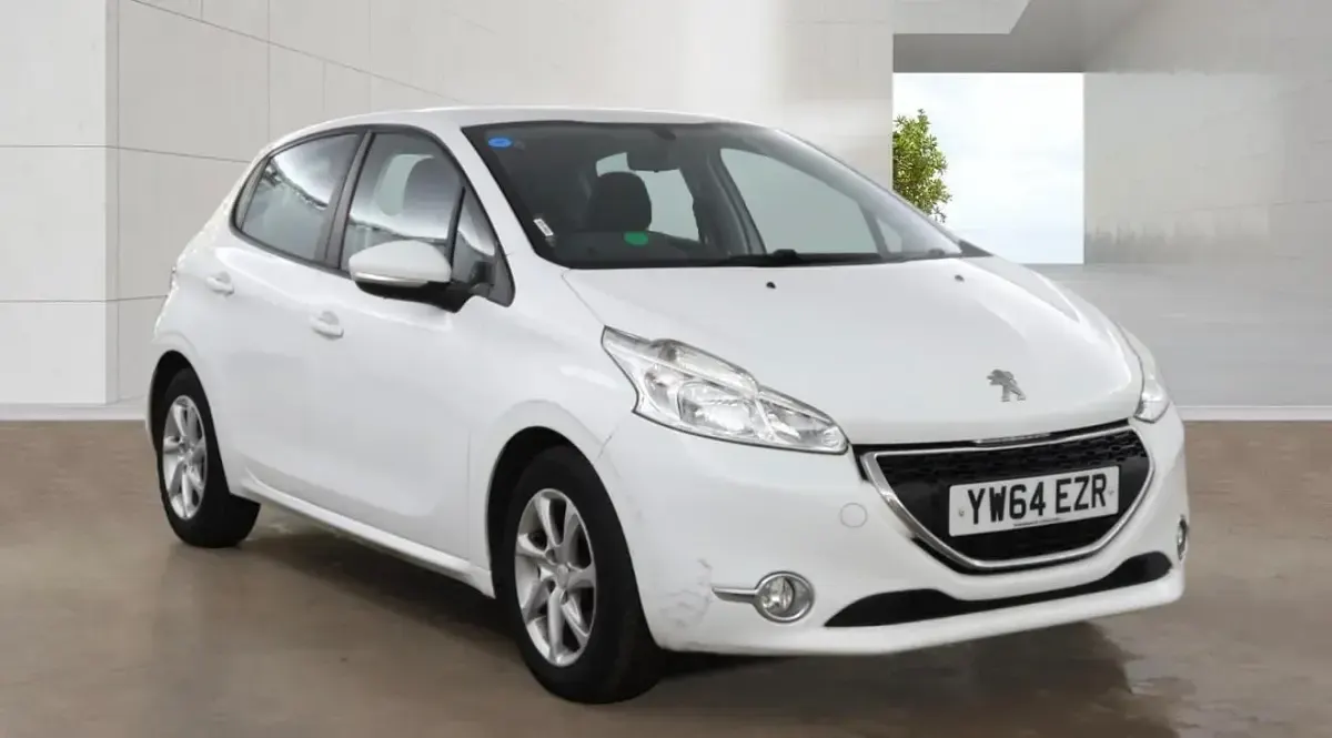 Second-hand Peugeot 208 Active 82 CP (60 kW) 2015 Alb Hatchback
