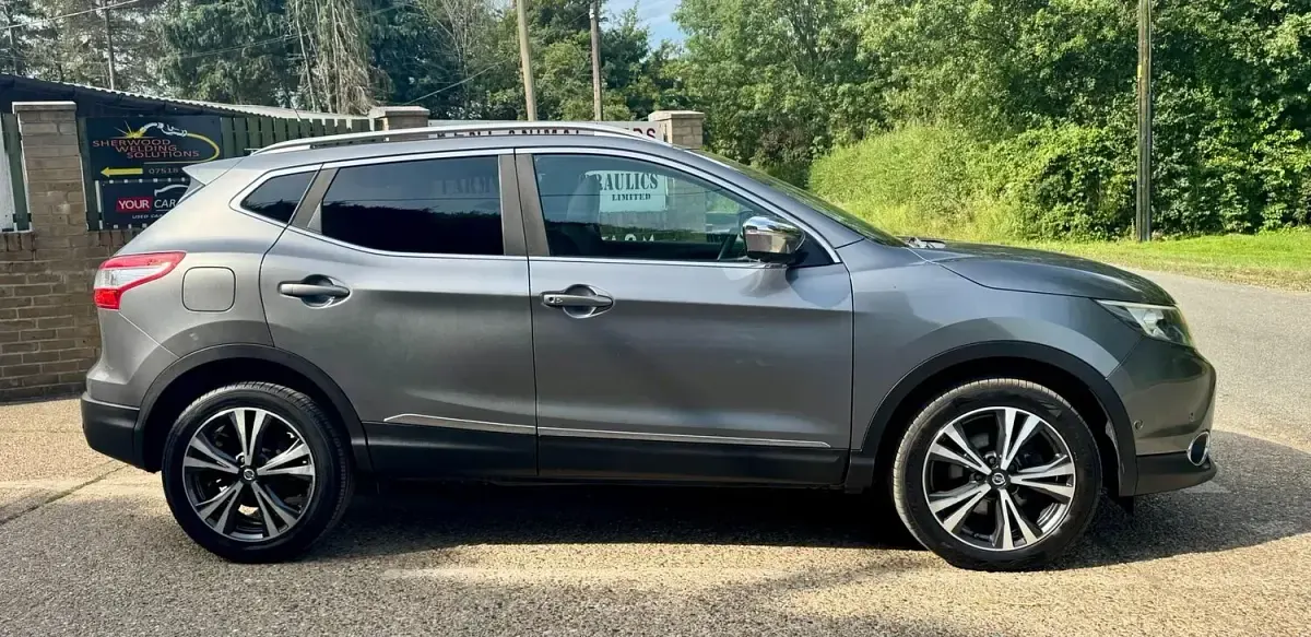 Used Nissan Qashqai Tekna 130 HP (95 kW) 2015 Grey SUV