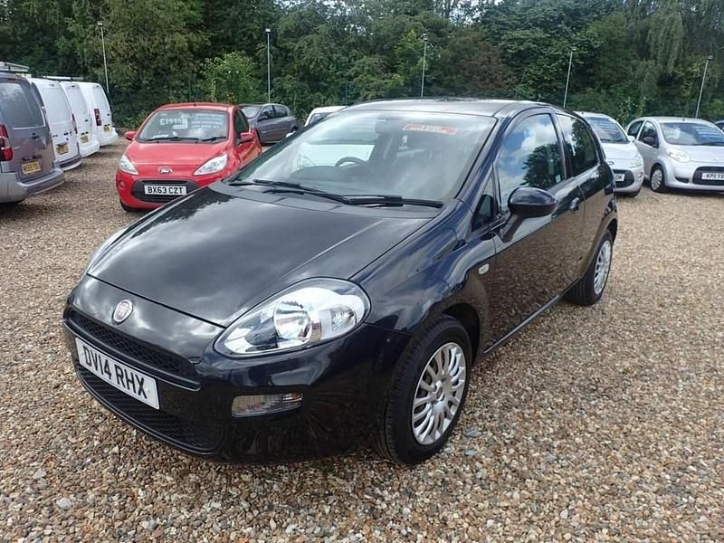Used Fiat Punto Pop 69 HP (50 kW) 2014 Black Hatchback