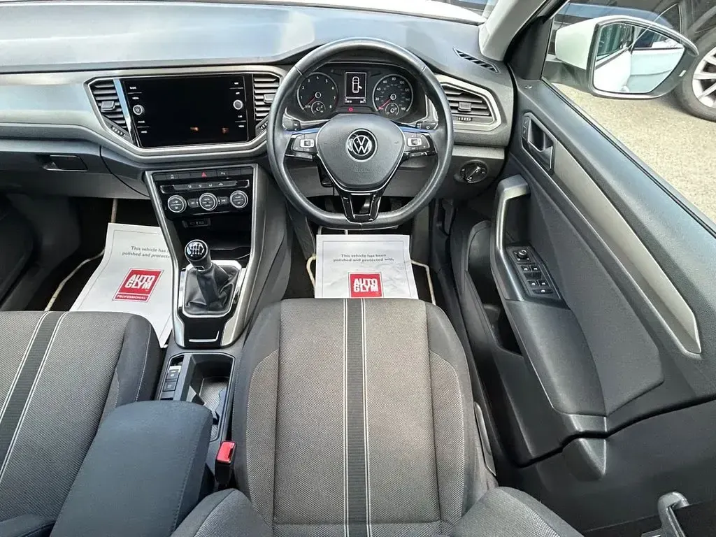 Used VW T-Roc SE 150 HP (110 kW) 2021 White SUV