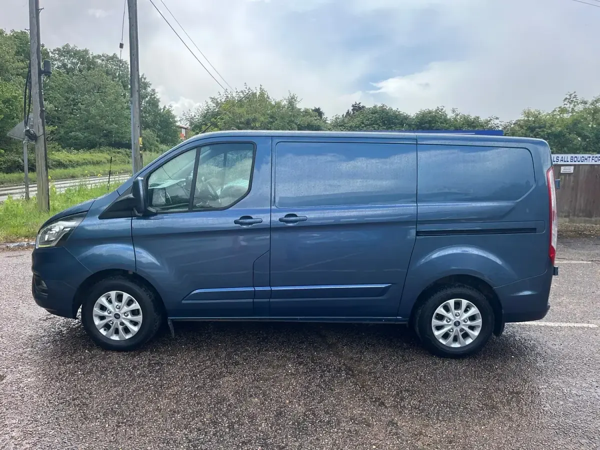 Used Ford Transit Custom Limited 130 HP (95 kW) 2019 Blue Van