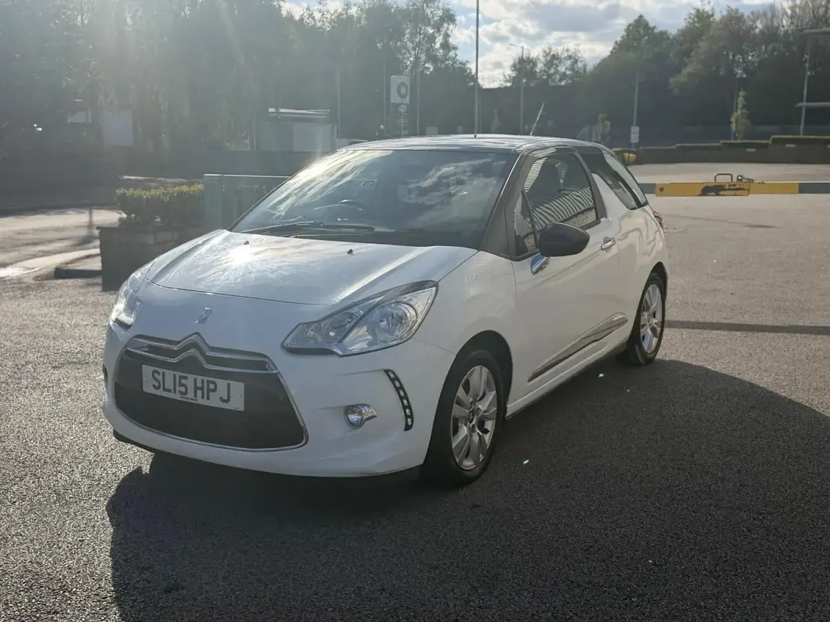 Used Citroën DS3 PureTech 2015 White Hatchback