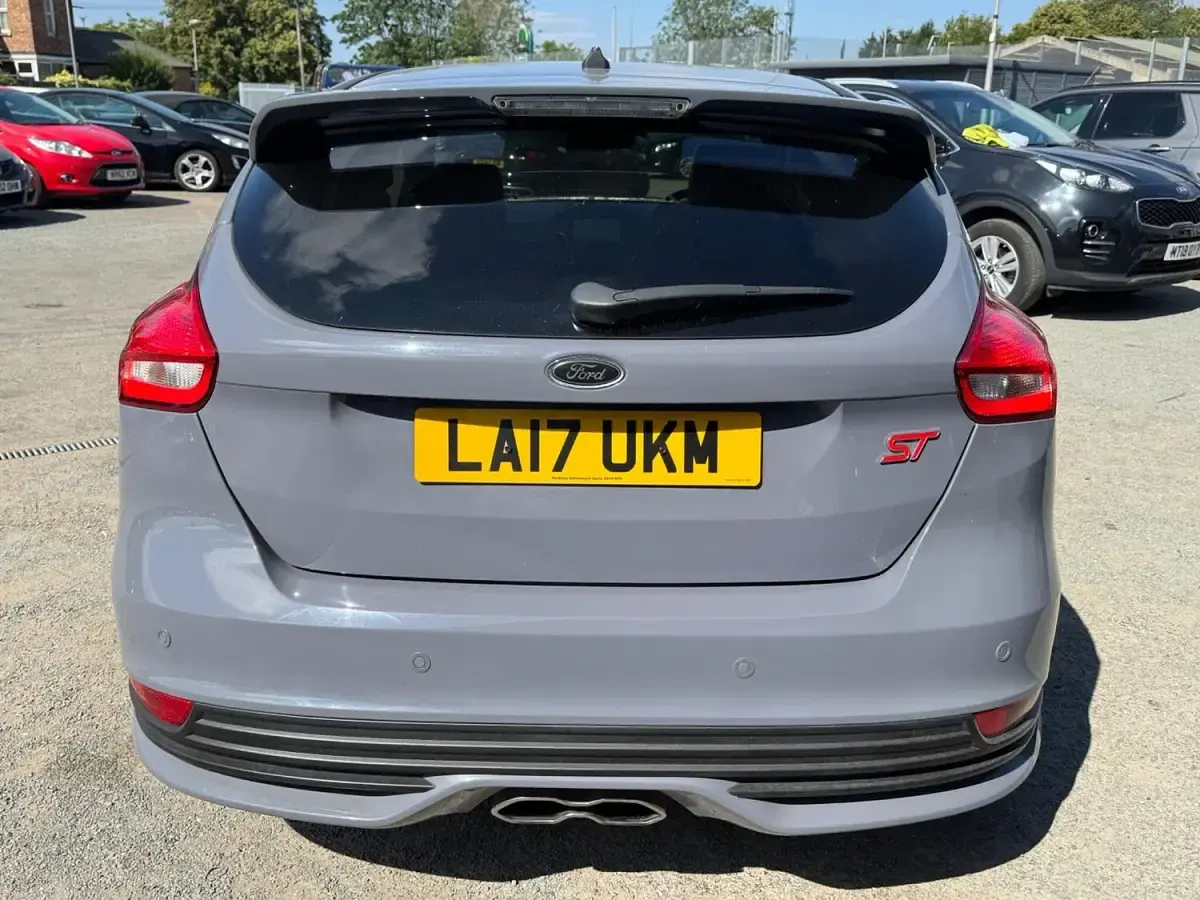 Used Ford Focus ST 185 HP (136 kW) 2017 Grey Hatchback