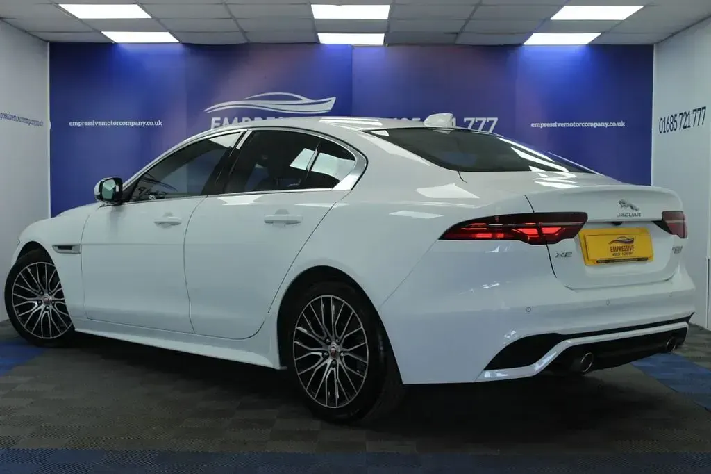 Used Jaguar XE R-Dynamic 300 HP (220 kW) 2019 White Sedan