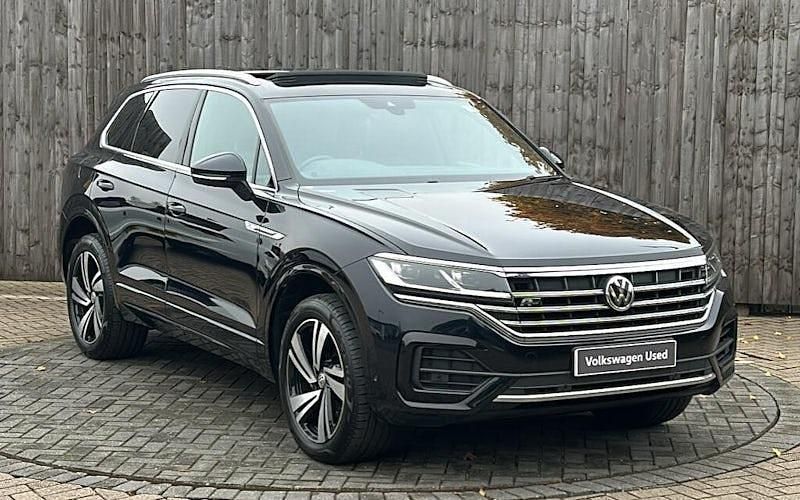 Used 2023 VW Touareg R-line SUV | £28,899 (Super price) - Image 1/2