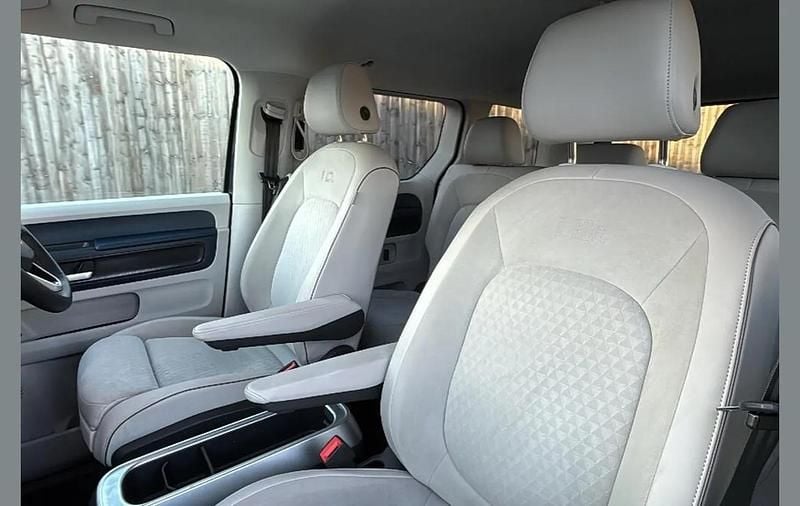 Blue Used 2022 VW ID. Buzz Pro MPV | £41,499 (Fair price) - Image 1/4