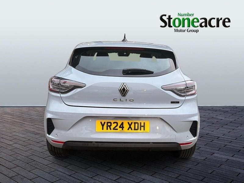Used Renault Clio V Evolution 140 HP (102 kW) 2024 Grey Hatchback