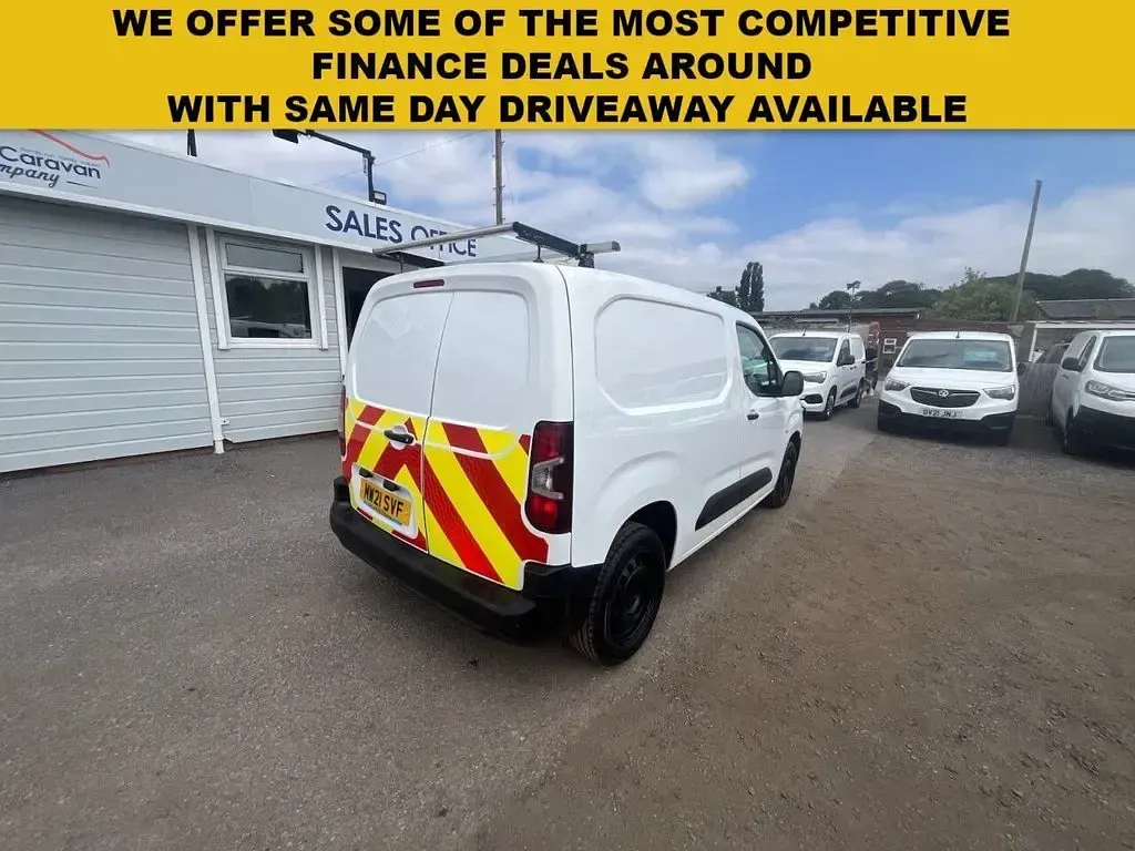 Used Peugeot Partner 2021 White MPV