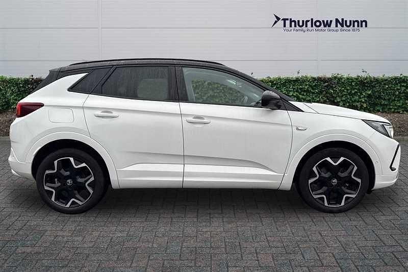 Used Vauxhall Grandland X Ultimate 130 HP (95 kW) 2022 White SUV