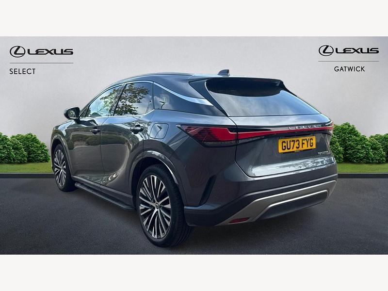 Usado Lexus RX350h 2023 Gris Familiar