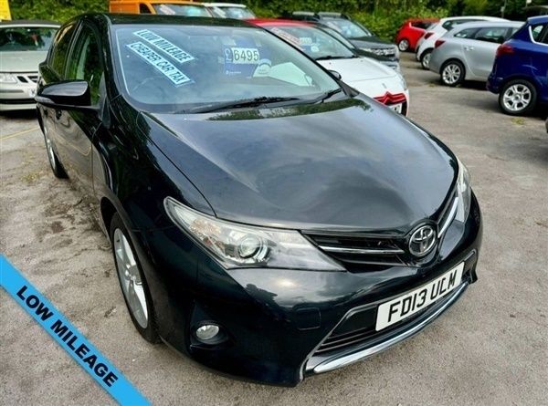 Black Used 2013 Toyota Auris Sport Hatchback | £6,495 (Fair price) - Image 1/1