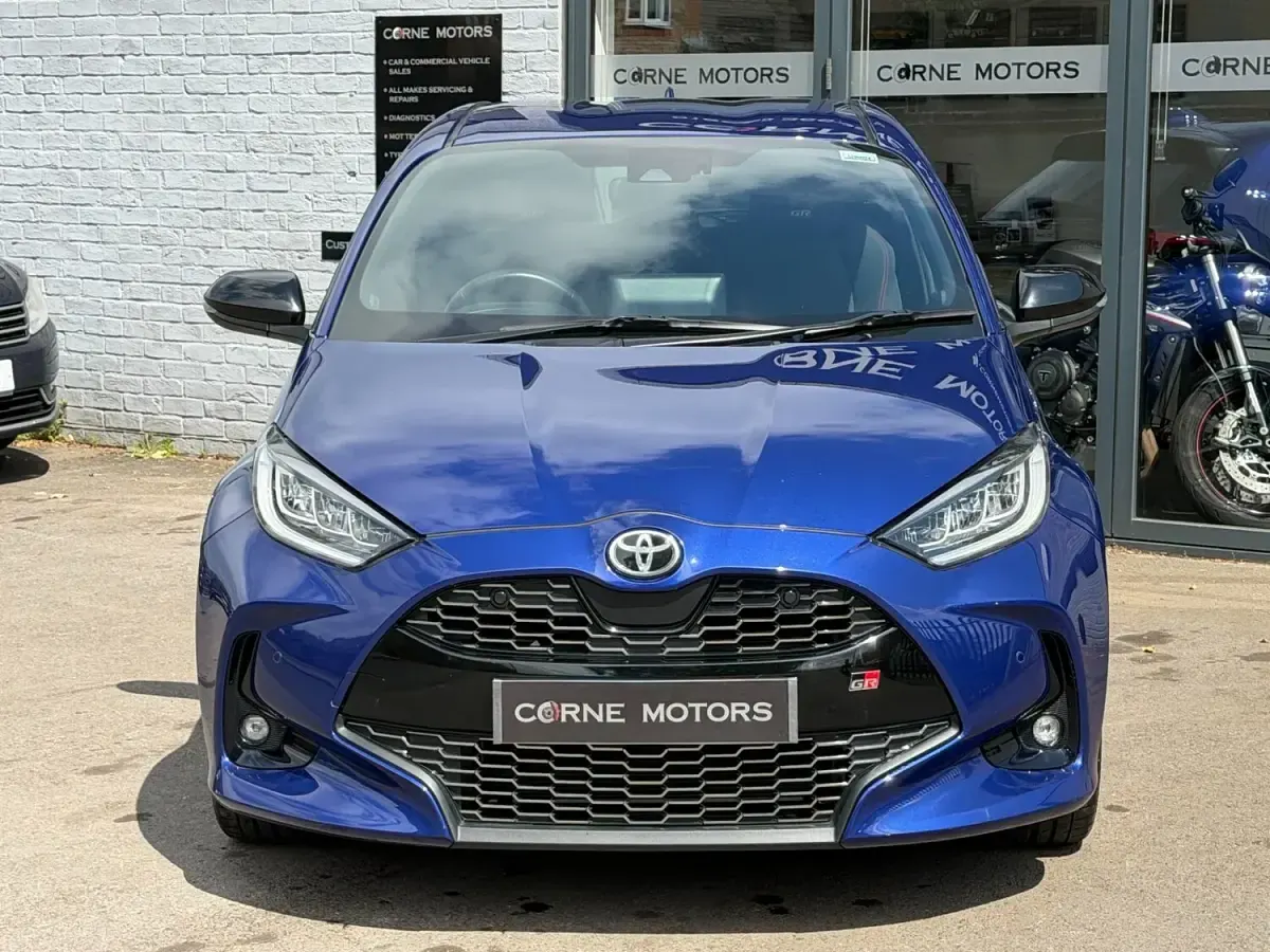 Used Toyota Yaris Sport 91 HP (66 kW) 2023 Blue Hatchback