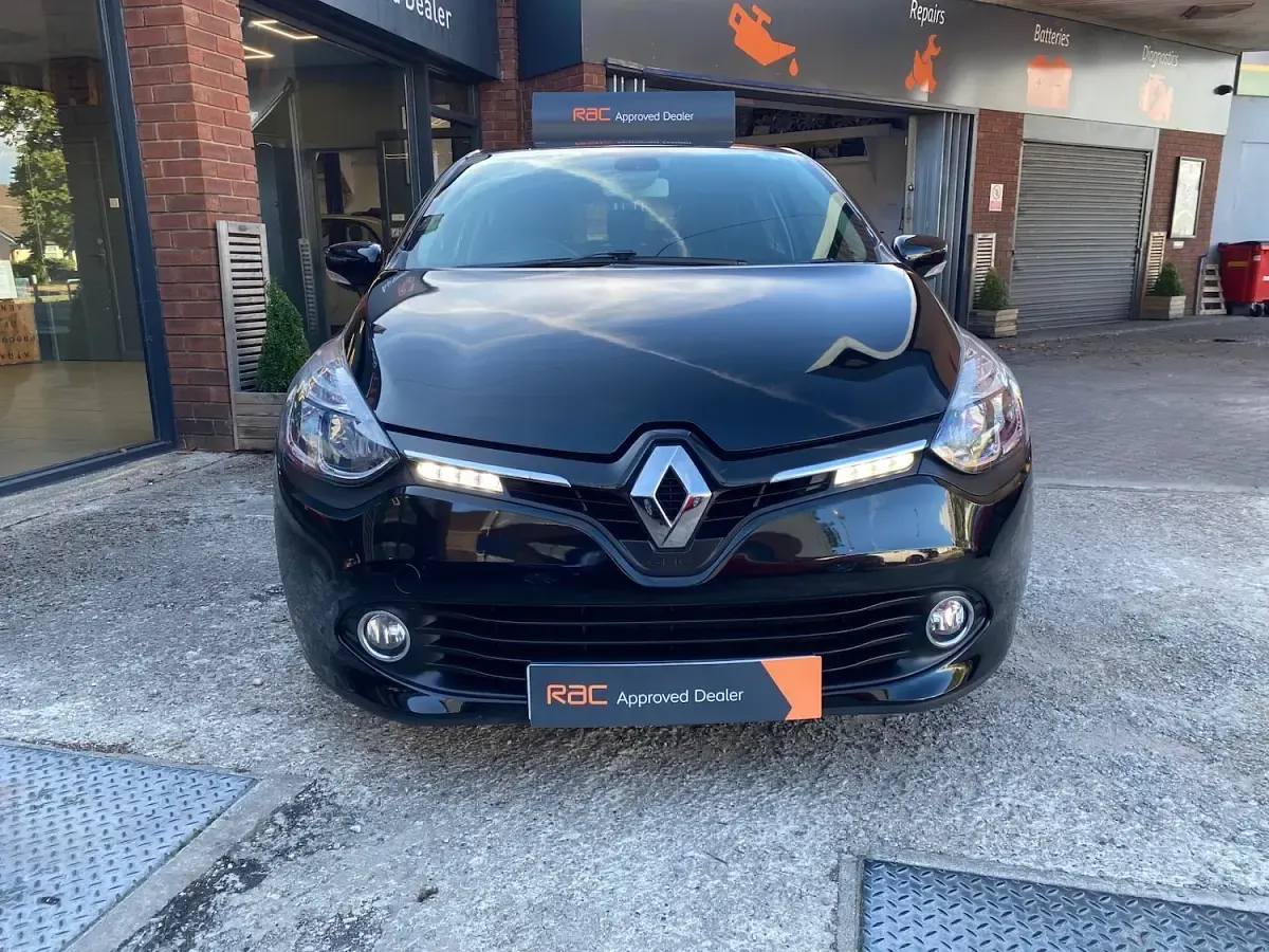 Used Renault Clio Dynamique 88 HP (64 kW) 2016 Black Hatchback
