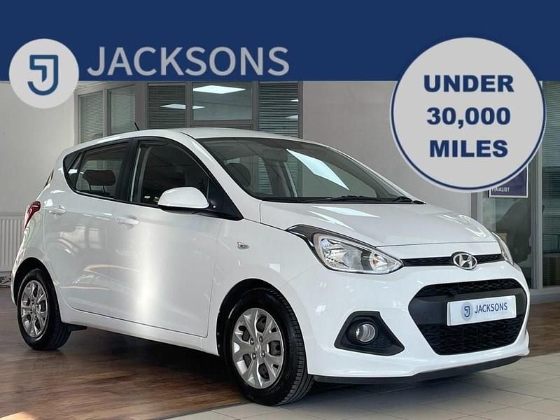 White Used 2015 Hyundai i10 SE Hatchback | £6,500 (Fair price) - Image 1/3