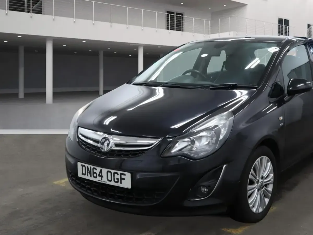 Second-hand Vauxhall Corsa 85 CP (62 kW) 2014 Negru Hatchback