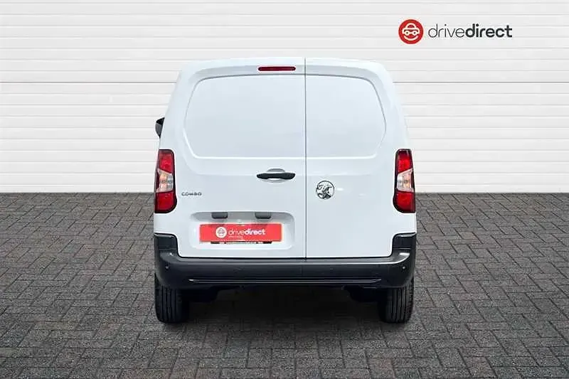 New Vauxhall Combo S 100 HP (73 kW) 2026 White MPV