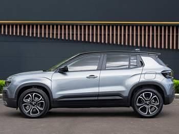New Jeep Avenger Summit 100 HP (73 kW) 2026 Bicolour metallic  granite grey with volcano roof SUV