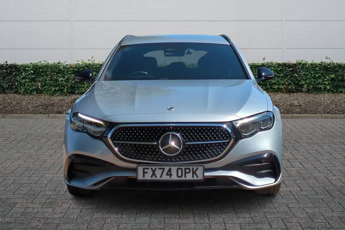 Used Mercedes E300 Urban 313 HP (230 kW) 2025 Silver Estate