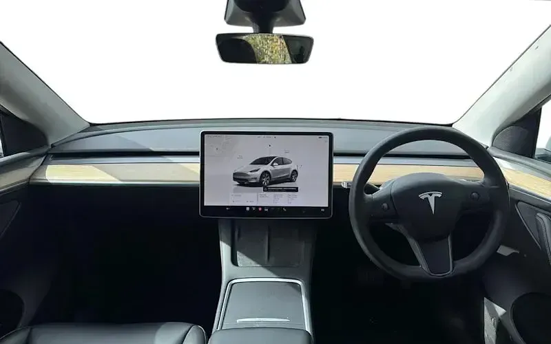 Used Tesla Model Y Long Range AWD 286 kW (389 HP) 2025 SUV