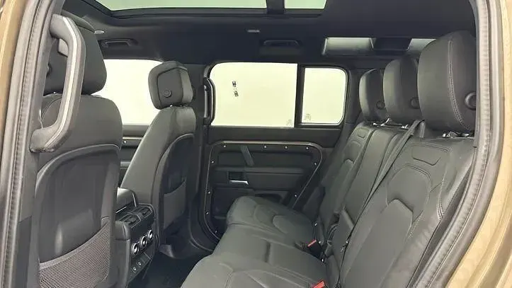 Usado Land Rover Defender HSE Dynamic 2025 Castanho SUV