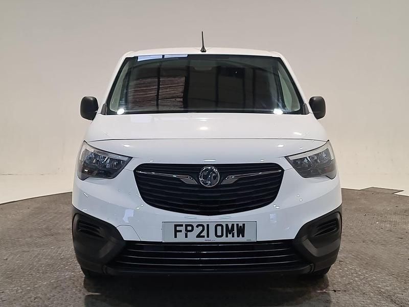 Used Vauxhall Combo 100 HP (73 kW) 2021 White MPV