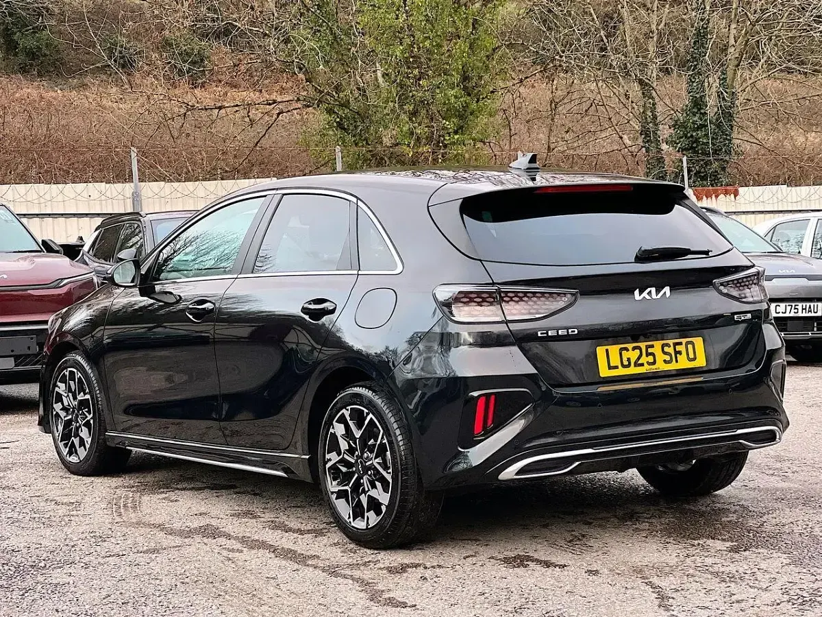 Used Kia Ceed GT-Line 138 HP (101 kW) 2025 Black Hatchback