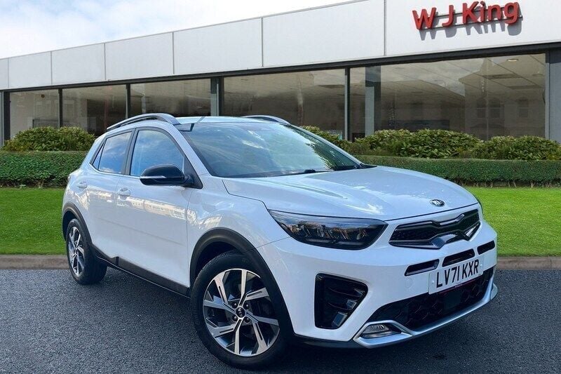 White Used 2021 Kia Stonic GT-Line SUV | £14,395 (Fair price) - Image 1/3