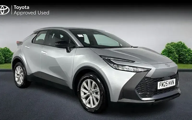 Used Toyota C-HR 140 HP (102 kW) 2026 SUV