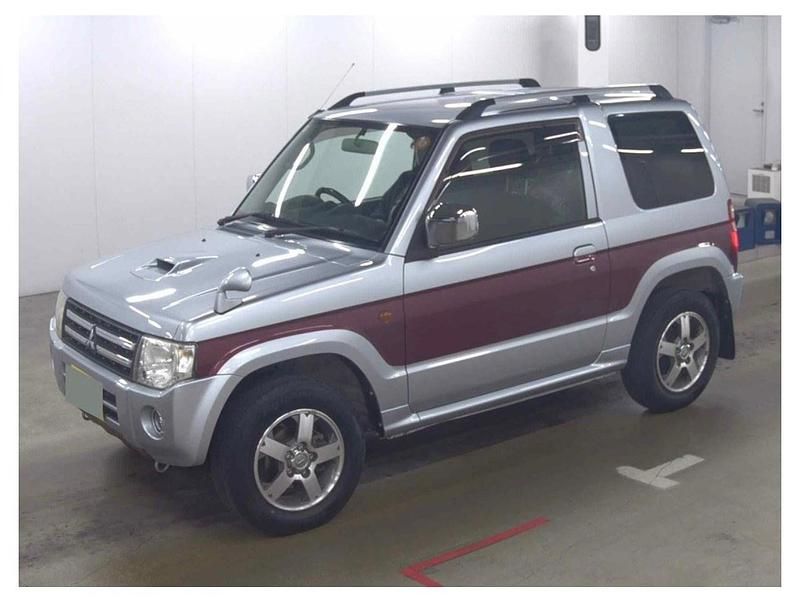 Used Mitsubishi Pajero 2010 Sliver burgundy SUV