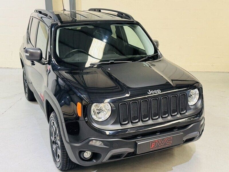 Black Used 2016 Jeep Renegade Trailhawk SUV | £10,800 (Fair price) - Image 1/4