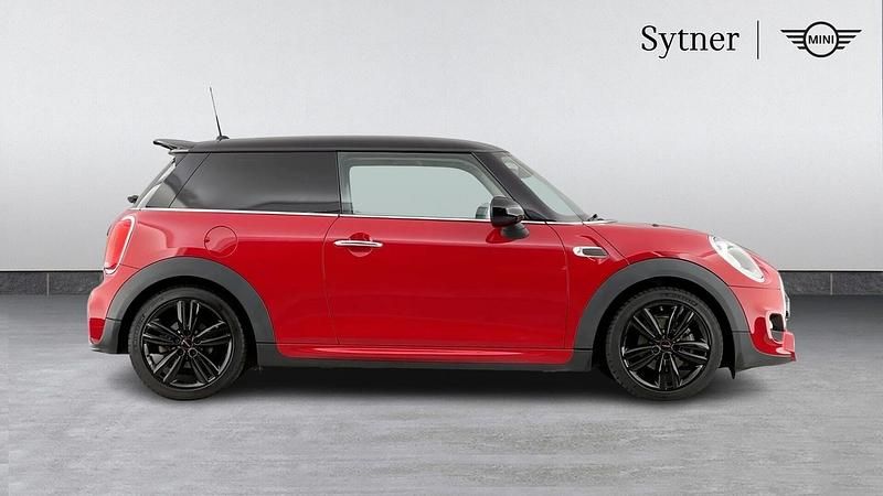 Used Mini Cooper Hatch 134 HP (98 kW) 2018 Red Hatchback