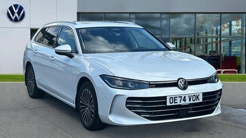 Oryx white premium motherofpearl Used 2024 VW Passat Elegance Estate | £35,014 - Image 1/4