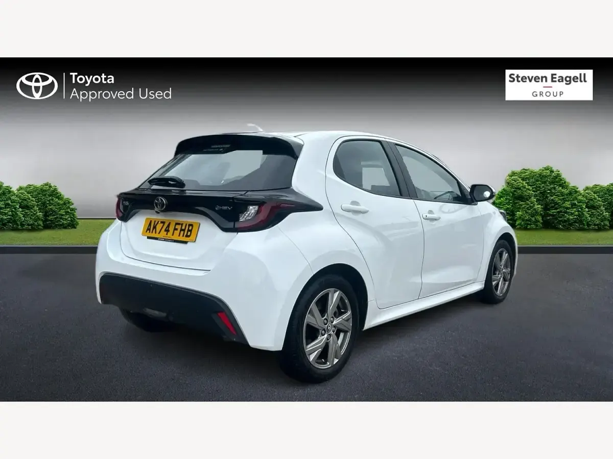 Usado Toyota Yaris Hybrid 2024 Branco Citadino
