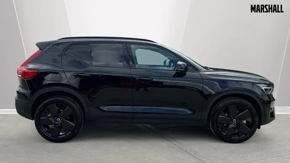 Used Volvo XC40 Plus 197 HP (144 kW) 2025 Black SUV