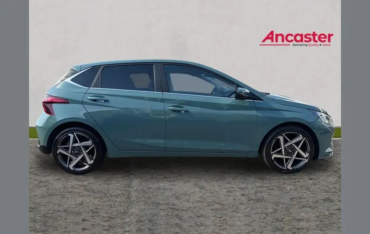 Used Hyundai i20 Ultimate 99 HP (72 kW) 2024 Green Hatchback